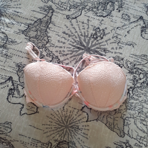 Adorable VS Bra - Picture 1 of 4